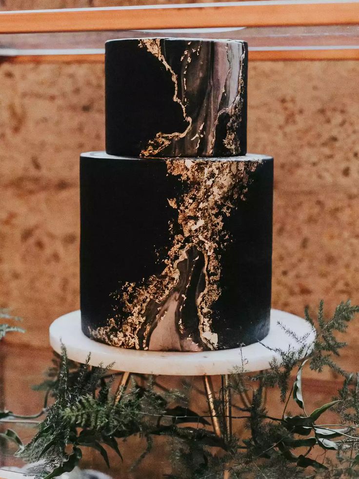 Wedding cake noir effet marbre